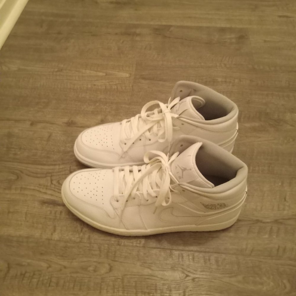 COPY - Men  Nike Mid Air Jordan 1s Wolf Grey size 11.5